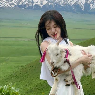 地板下的小矮人
